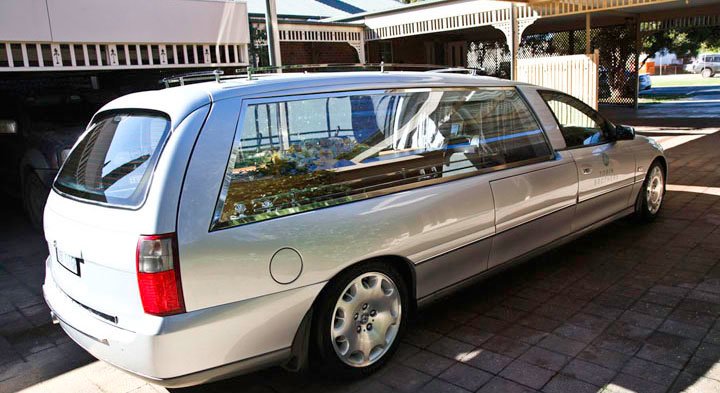 Hearse outside of Echuca Funeral Home